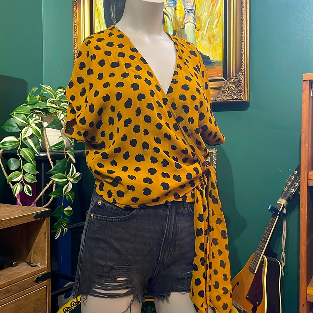 2/$20 🍃 Madewell leopard wrap blouse. M.